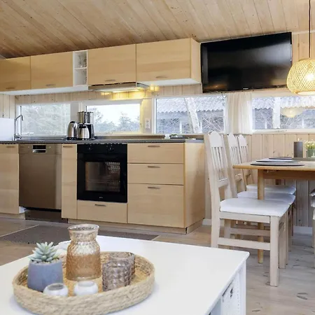 Tranquil Retreat - By Traum Løkken