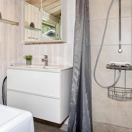 Tranquil Retreat - By Traum Løkken