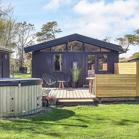 Tranquil Retreat - By Traum *